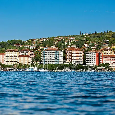 ホテル Neptun - Terme & Wellness Lifeclass ポルトローシュ